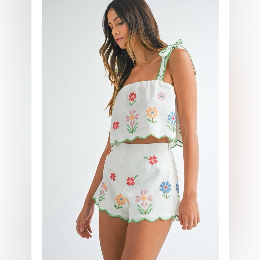 Amable ivory embroidered floral linen short set with scalloped detail SMALL